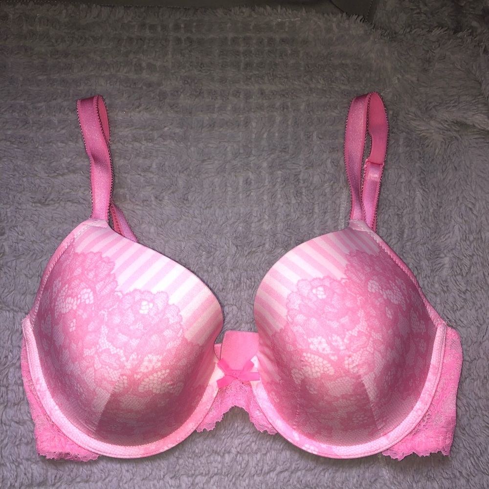 Victoria’s Secret bra 32DD